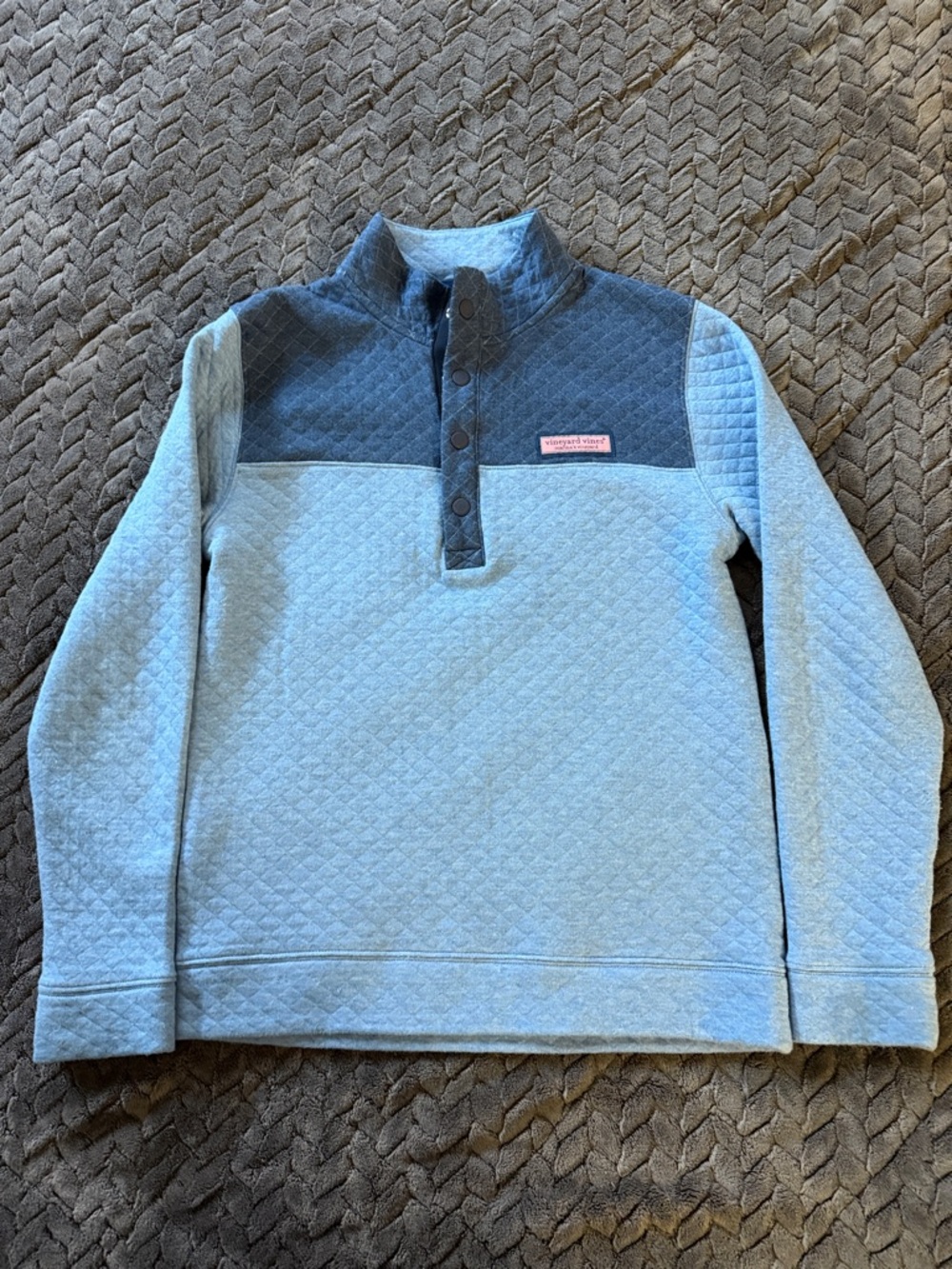 Vineyard Vines Boys Light Blue Pullover with Navy Quilted Yoke Size L (16)